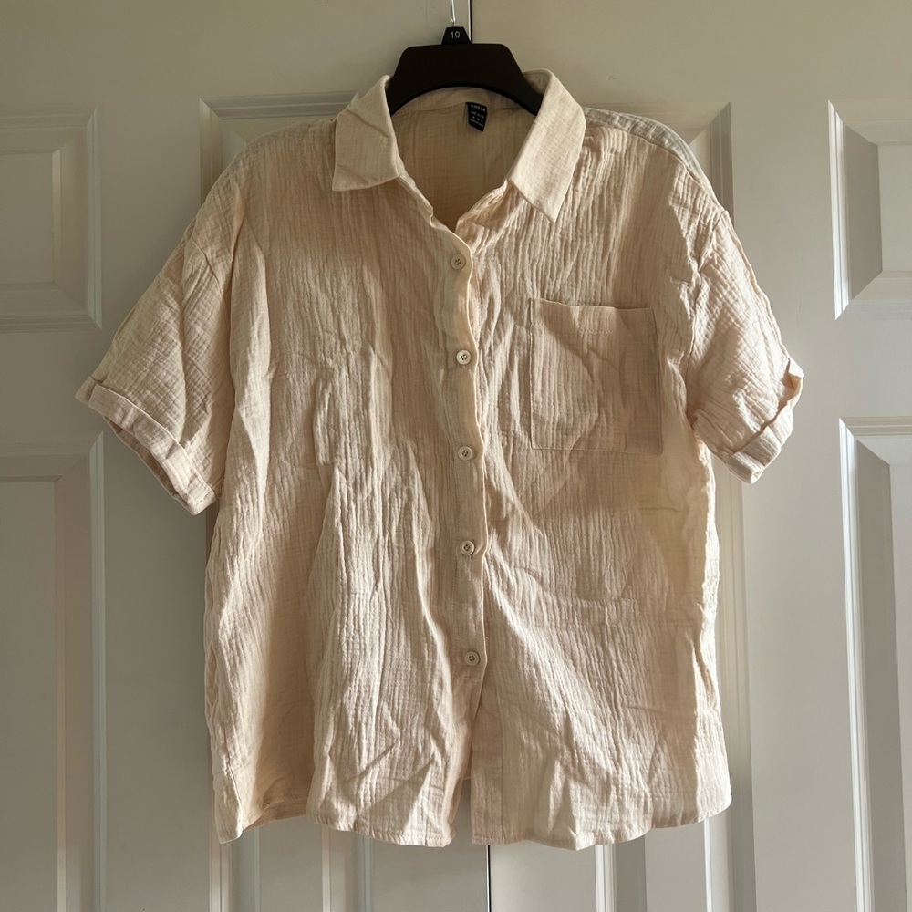 SHEIN Women’s Tan Gauze Button Down Short Sleeve Top Size Medium
